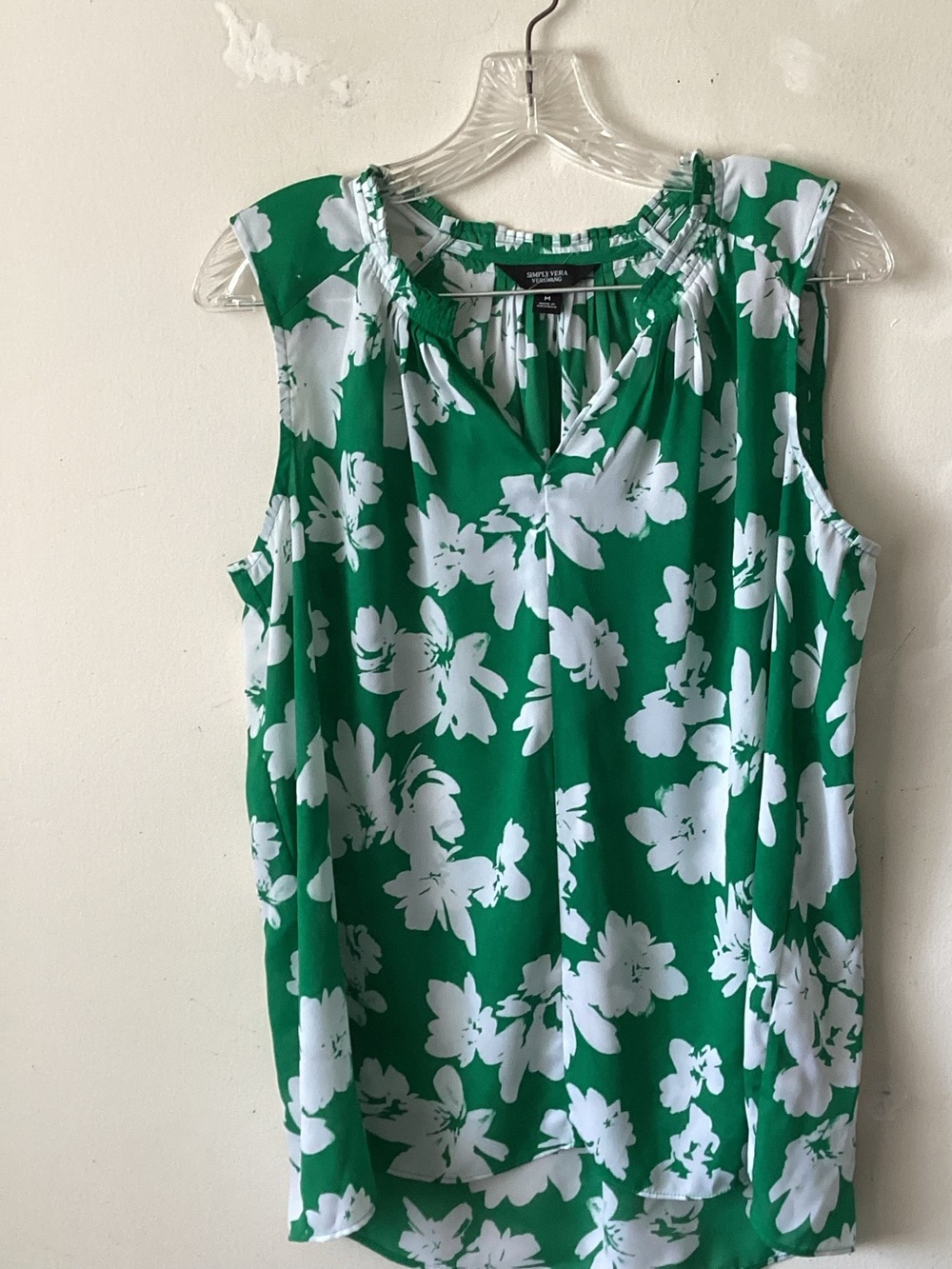 Simply Vera Vera Wang Green and White Floral Sleeveless Top